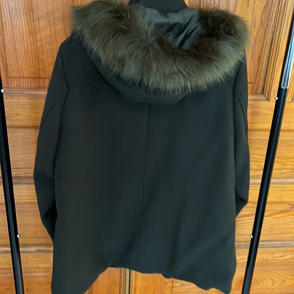 Coffee Shop New York, Green Winter Coat - Picture 7 of 11